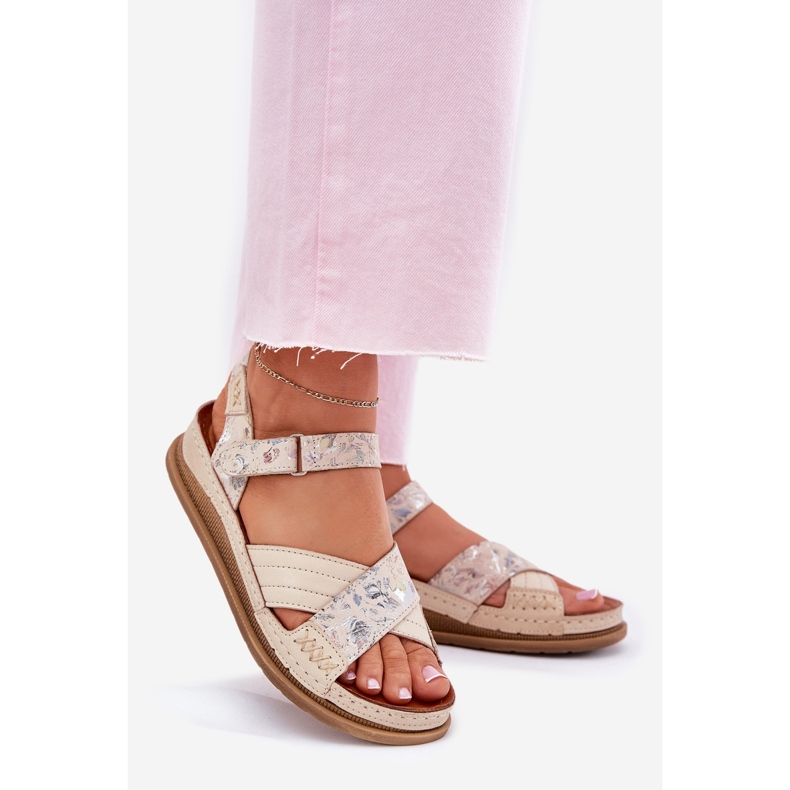 Sandales en cuir féminin sur la plate-forme ECRU MACIEJKA L7064-37 beige 1