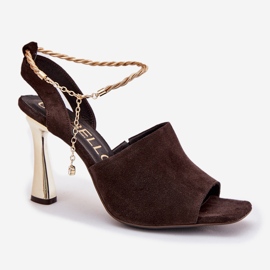 Sandales en daim sur un talon haut avec un bracelet au chocolat décoratif Chebello 4440 brun 7