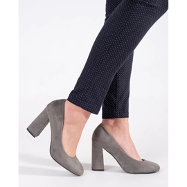 Seastar Pompes gris en daim sur le poteau 3