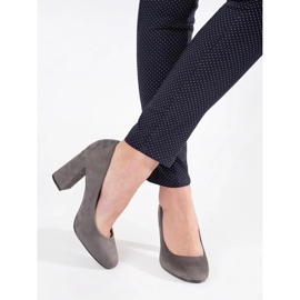 Seastar Pompes gris en daim sur le poteau 4