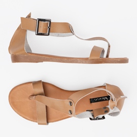 Sandales en cuir brun dans le style du japonais 2