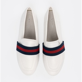 Ballerines blanches avec rayures décoratives 3
