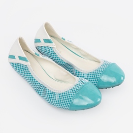 Ballerines bleues avec une passoire blanche 3