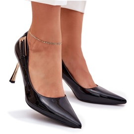 Talons hauts peints avec une pince dorée noire le noir 8