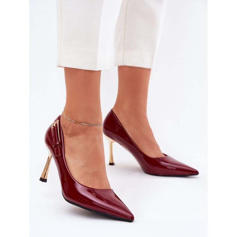 Talons vernis avec une pince bordeaux dorée rouge 2