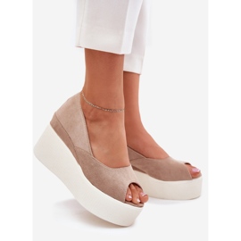 Sandales féminines pour coin et plate-forme beige 1