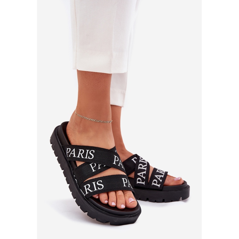 Les tongs pour femmes avec des rayures de matériaux parisiennes sur la plate-forme noire 1