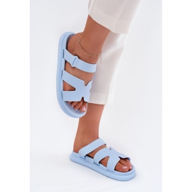 Les tongs en caoutchouc des femmes avec une ceinture bleue 3