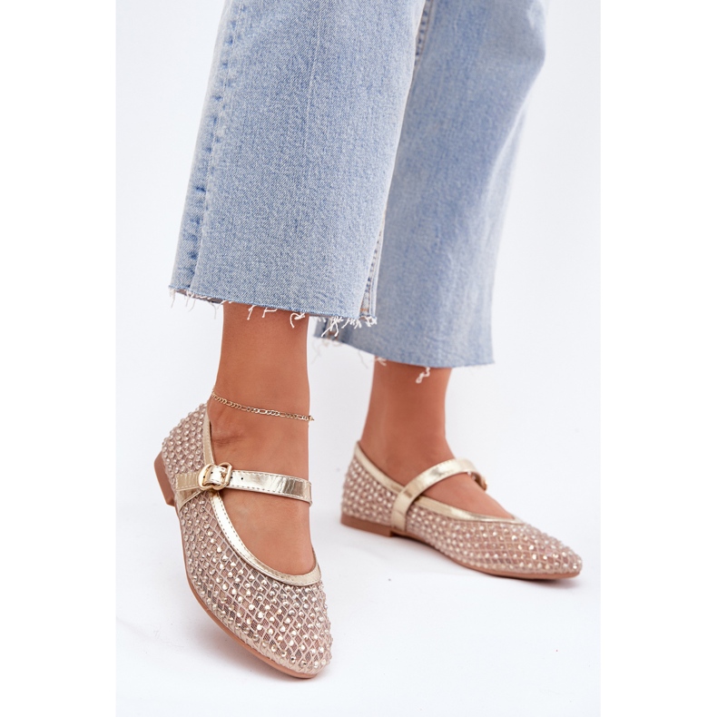 Ballerines pour femmes décorées avec une bande et une pince dorée d'or 2