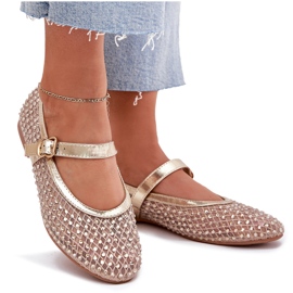 Ballerines pour femmes décorées avec une bande et une pince dorée d'or 9