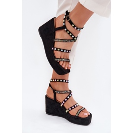 Sandales féminines pour coin avec décoration sur rayures noires le noir 2