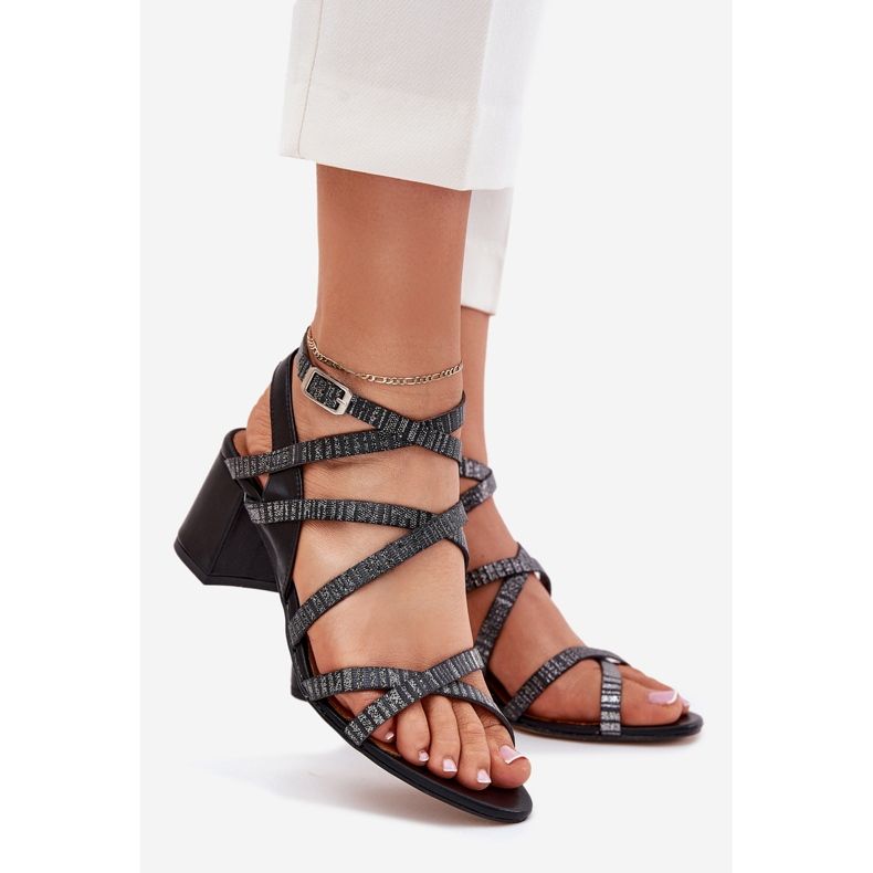 Sandales en cuir pour femmes avec rayures sur le Maciejka Post 06969-01 noir le noir 1