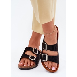 Slippers pour femmes sur une plate-forme en liège avec des pinces noires le noir 3