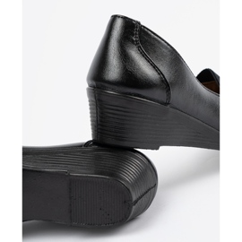 Chaussures classiques des femmes noires 1