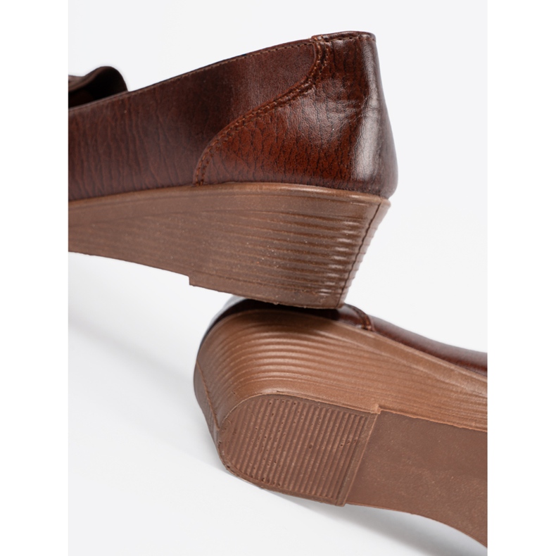 Chaussures basse brunes avec un arc 2