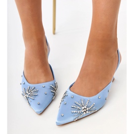 Pompes bleues avec zircons et un talon ouvert 3