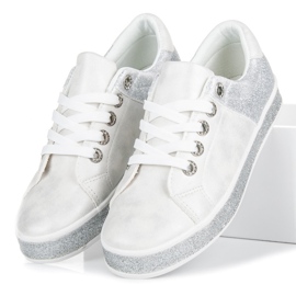 Seastar Baskets blanches sur la reliure 1 Seastar Baskets blanches sur la reliure 1