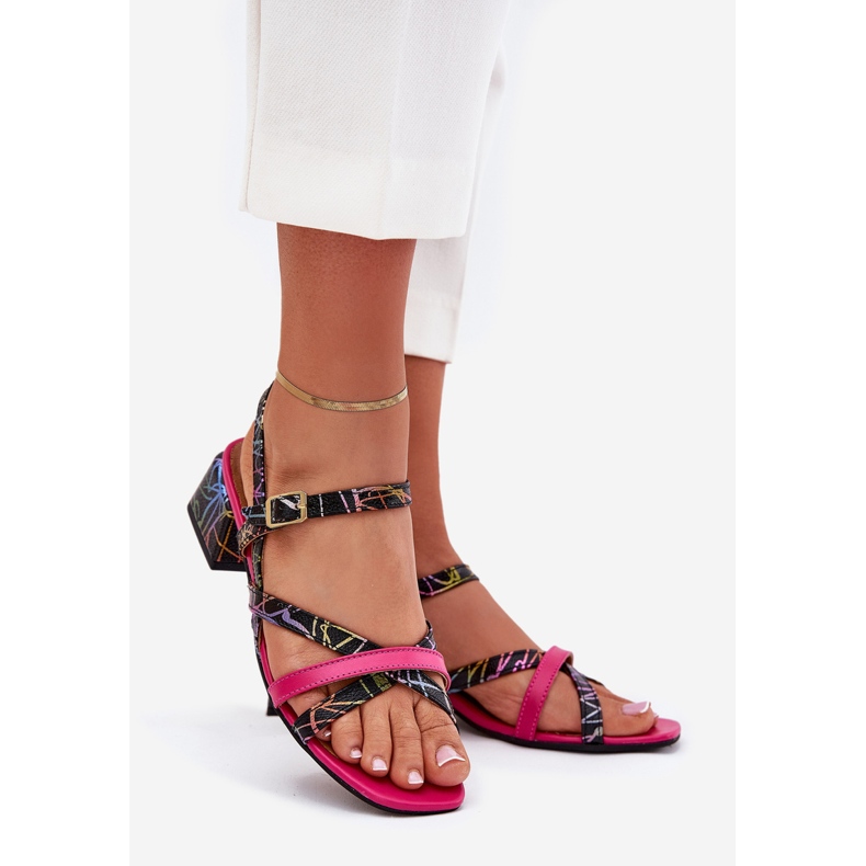 Sandales en cuir pour femmes sur le poteau avec des rayures Maciejka 06959-39 Fuksja rose 1