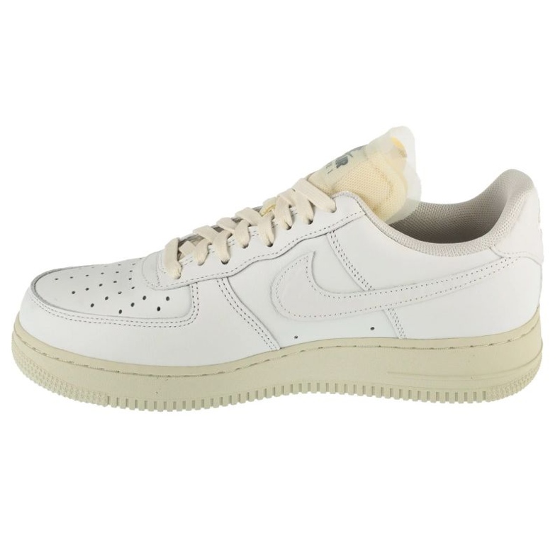 Nike Air Force 1 Chaussures à faible prime dans DN5463-100 blanc 1