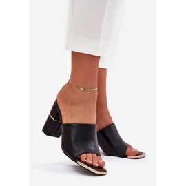 Boto Les tongs élégants pour femmes sur le post Black Raiza noir 1