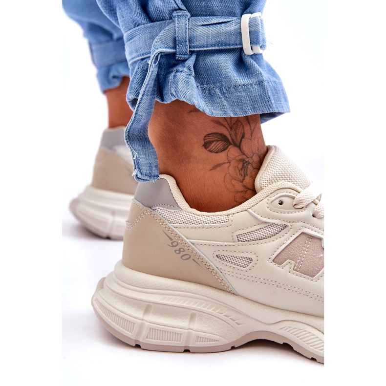 Chaussures de sport pour femmes avec maille beige 1 Chaussures de sport pour femmes avec maille beige 1