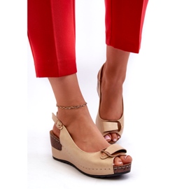 Sandales légères des femmes sur les chaussures de confort beige coin 3