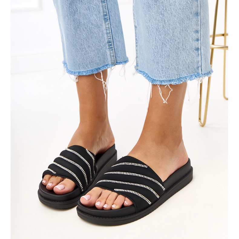 Les tongs noirs avec des zircons Cardon le noir 1