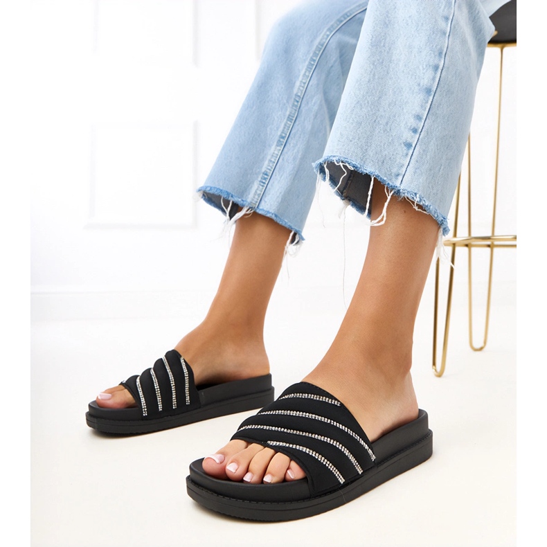 Les tongs noirs avec des zircons Cardon 2