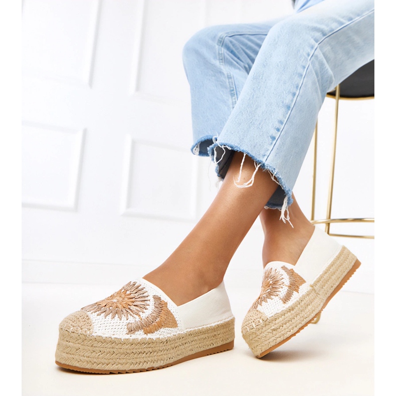 Espadrilles blanches avec broderie sur la plate-forme Lorin 2