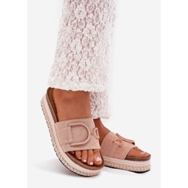 Boto Les tongs pour femmes sur la plate-forme avec un ornement rose Daphira 1