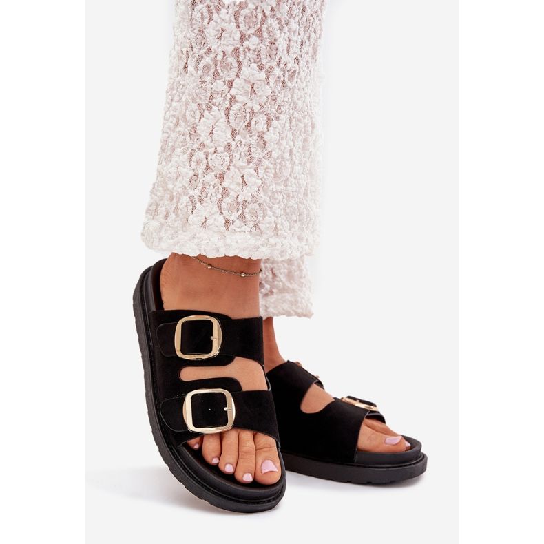 Boto Les tongs pour femmes sur la plate-forme avec des boucles dorées noires Verena le noir 1 Boto Les tongs pour femmes sur la plate-forme avec des boucles dorées noires Verena le noir 1