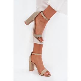 Boto Sandales féminines brillantes sur le Golden Kavina Post d'or 2