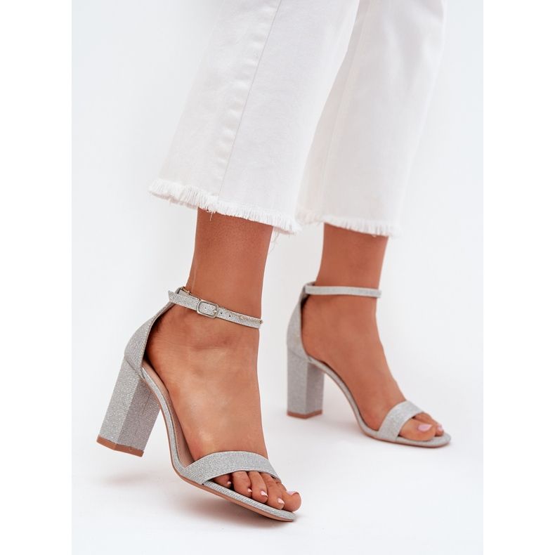 Boto Sandales féminines brillantes sur le poteau en argent Kavina 2