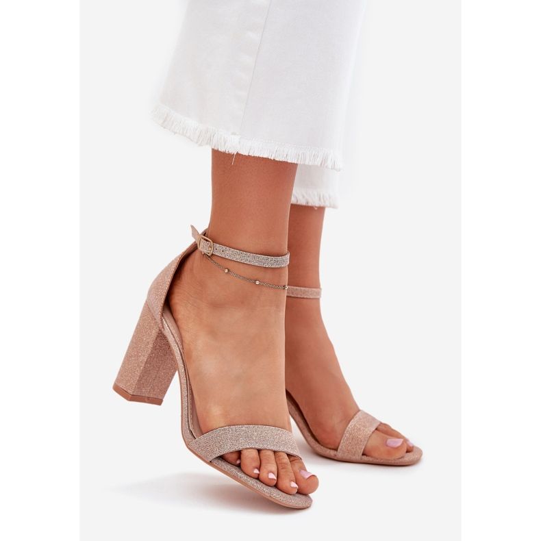 Boto Sandales féminines brillantes sur le post rose kavina or d'or 1