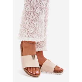 Boto Les tongs pour femmes sur une plate-forme en liège avec des détails décoratifs beige vesira 1