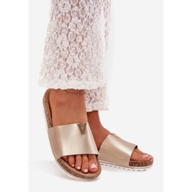 Boto Les tongs pour femmes sur une plate-forme en liège avec un détail décoratif de Gold Vessira d'or 1