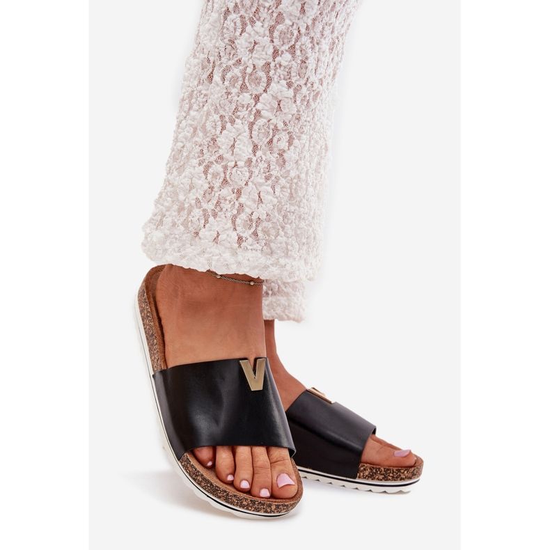 Boto Les tongs pour femmes sur une plate-forme en liège avec un détail décoratif noire vessira le noir 1