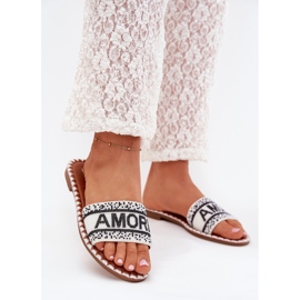 Boto Les tongs pour femmes à thèmes plates avec décoration Avelina Avelina blanche 2