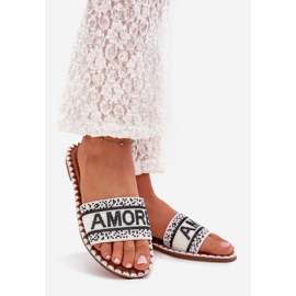 Boto Les tongs pour femmes à thèmes plates avec décoration Avelina Avelina blanc 1