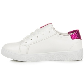 Baskets nouées avec une étoile blanche 4