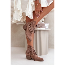 Bottes brunes éco-éco-éloeniennes avec franges S.Barski Hy42-127 beige 3 Bottes brunes éco-éco-éloeniennes avec franges S.Barski Hy42-127 beige 3