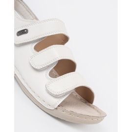 Shelvt Sandales velcro blanches avec un insert profilé 1