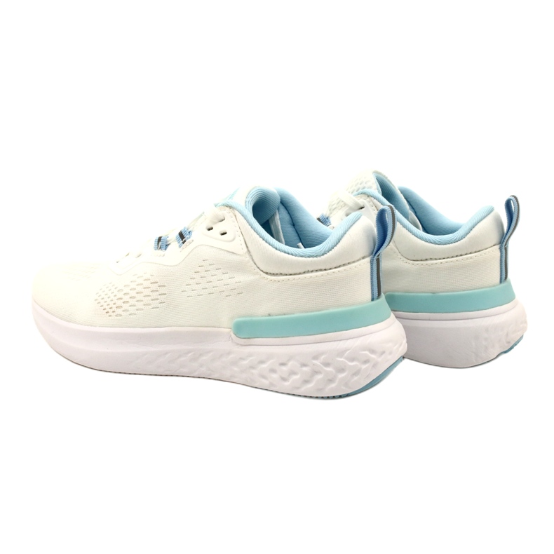 Chaussures de sport blanches American Club WT102/22 5