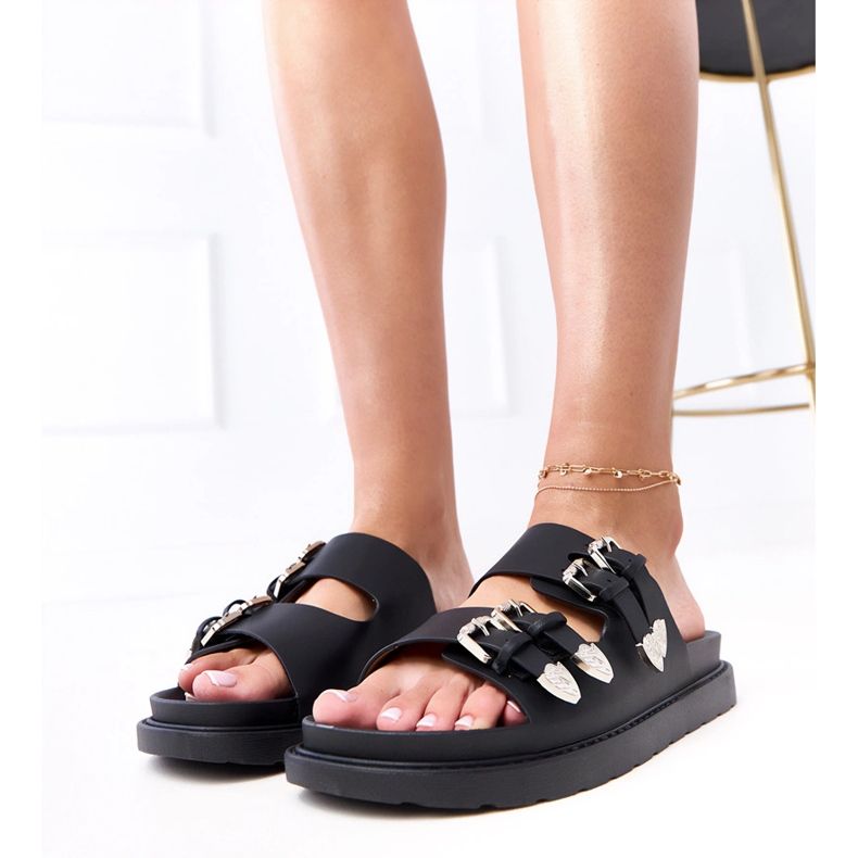 Slippers pour femmes noires avec boucles décoratives 1