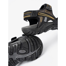 Shelvt Sandales de trekking noir avec des accents jaunes 1 Shelvt Sandales de trekking noir avec des accents jaunes 1