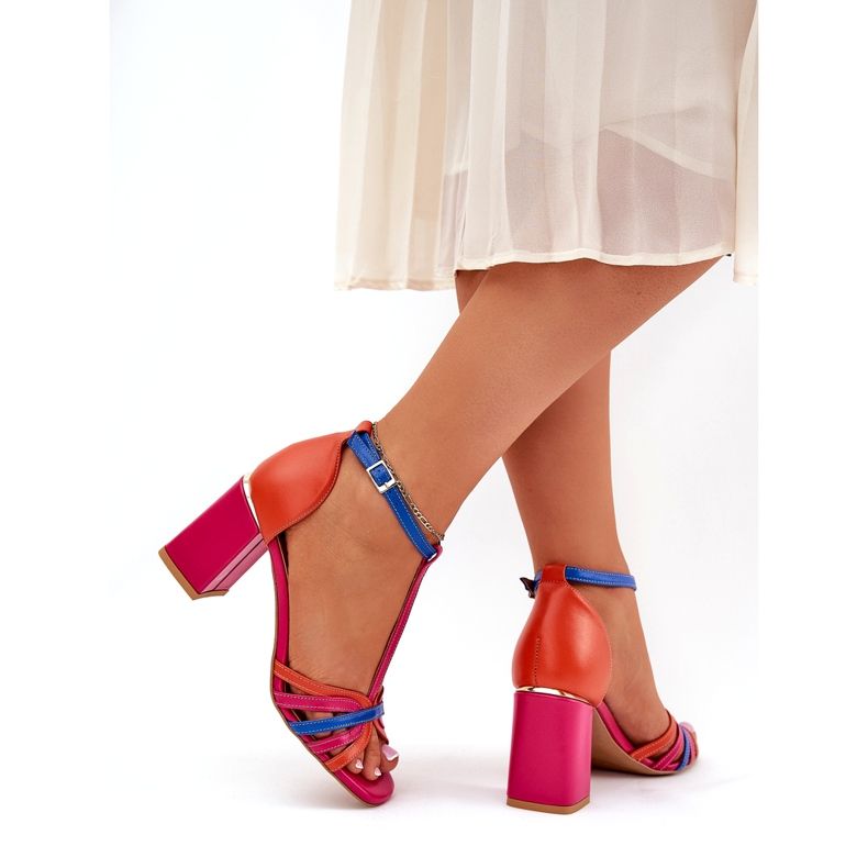 Sandales en cuir féminine sur le poste multicolore de Laura Messi 2879 rose 4