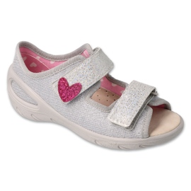 Sandales pour enfants Befado avec empiècement en cuir 065P179 argent avec un coeur 1