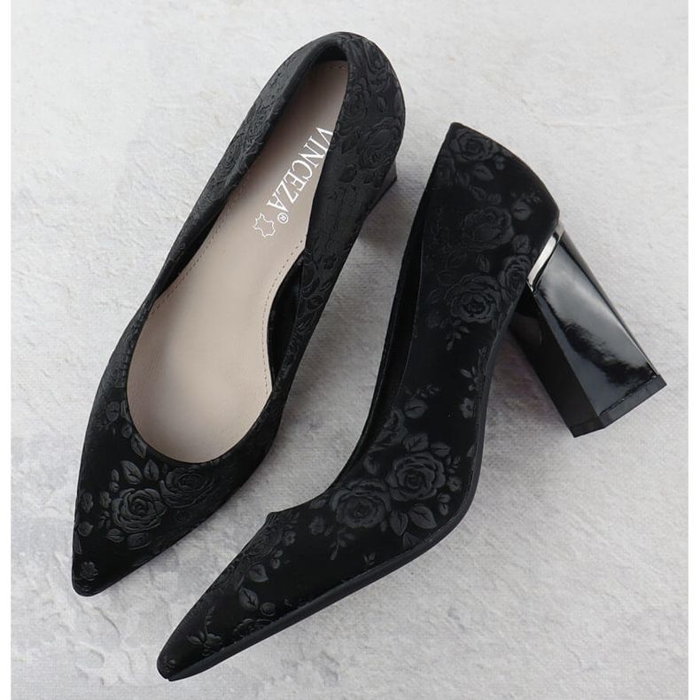 Pumps pour femmes avec des fleurs sur le post Black Vinceza 62254 noir 2