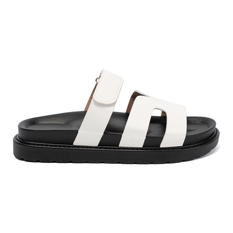 Shelvt Les tongs blancs confortables sur la plate-forme 1