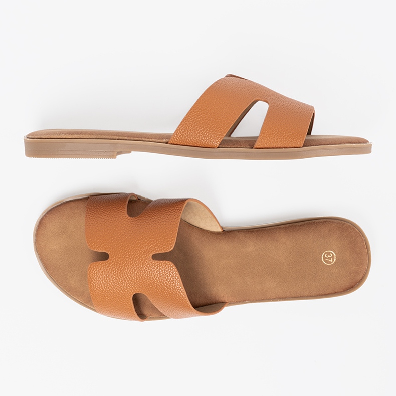 Shelvt Slippers pour femmes au caramel avec découpes 1